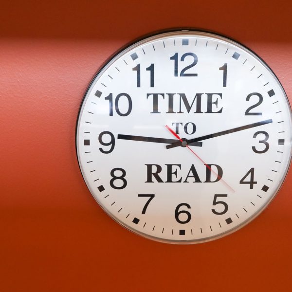 Clock with the words "Time to read" on its face